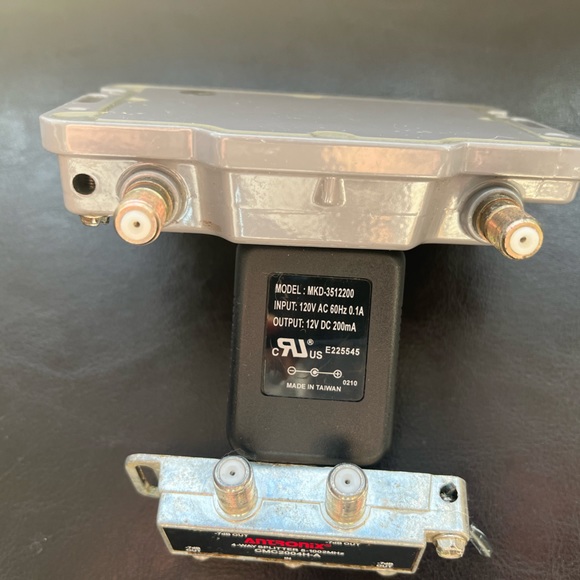 Antronix 4-Way Coaxial Splitter 5-1002MHz CMC2004H-A CableTV 7db OUTPUT w power - Picture 2 of 5